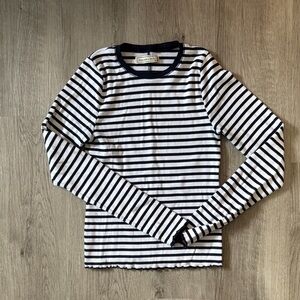 Abercrombie & Fitch Black and White Striped Long Sleeve Tee